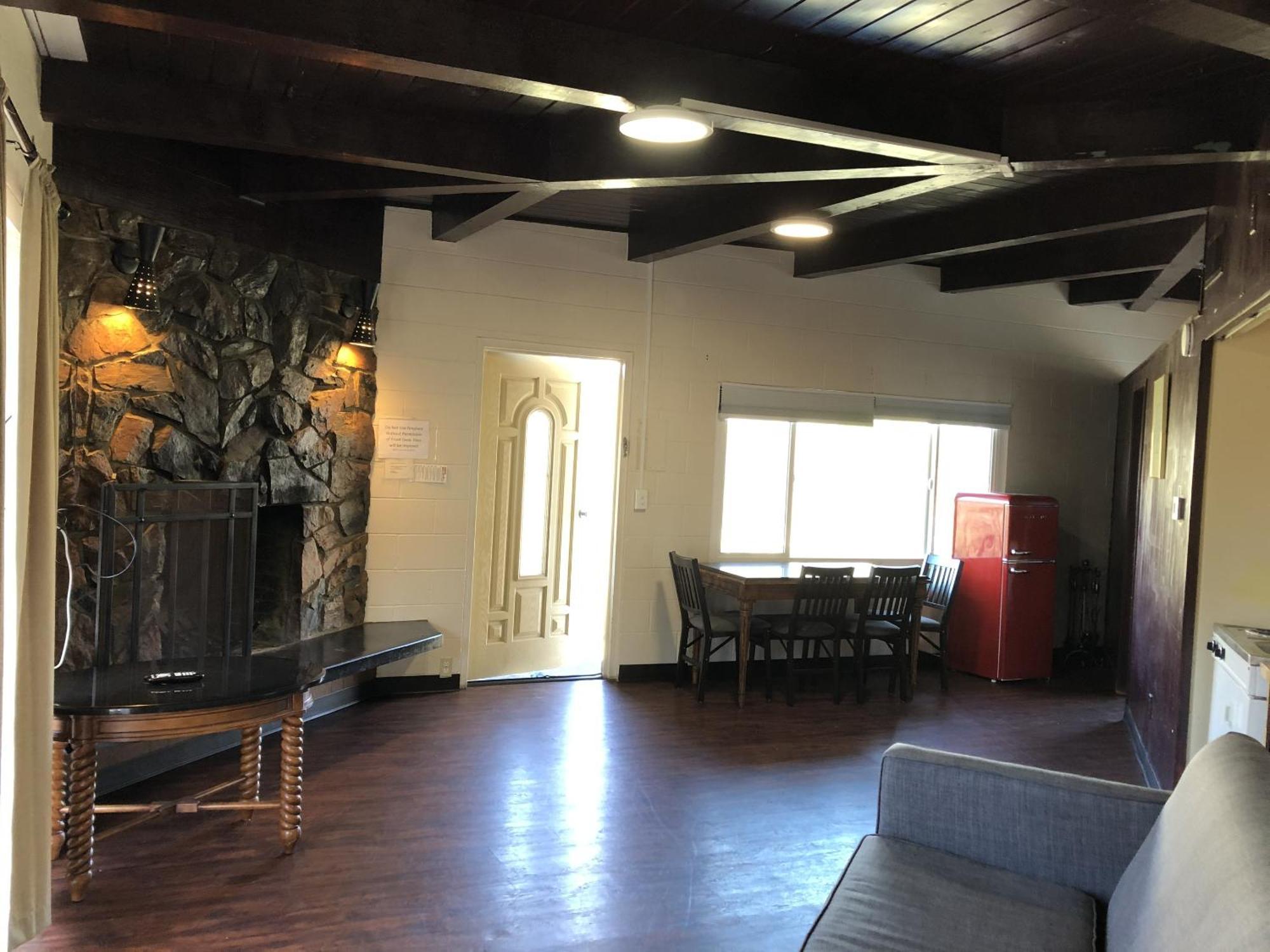 Sierra Lodge Три Ривърс Стая снимка