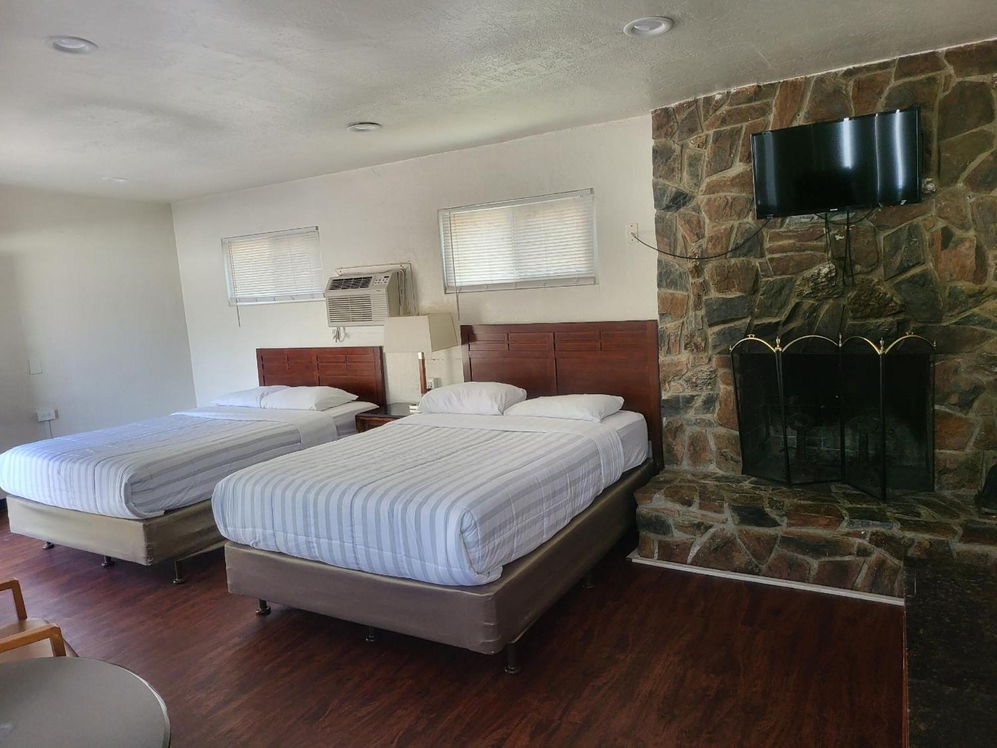 Sierra Lodge Три Ривърс Стая снимка